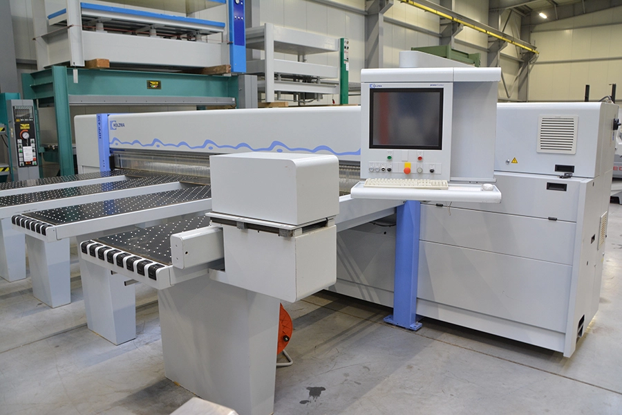 منشار ألواح خشبية HOLZMA HPP 430